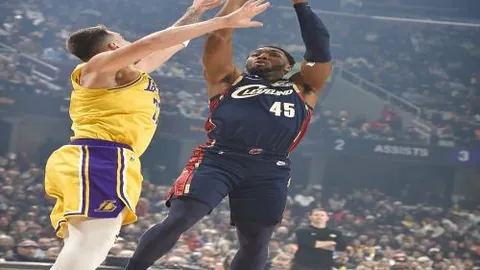 [激战之夜]国足：逆境拼搏，攻坚不易